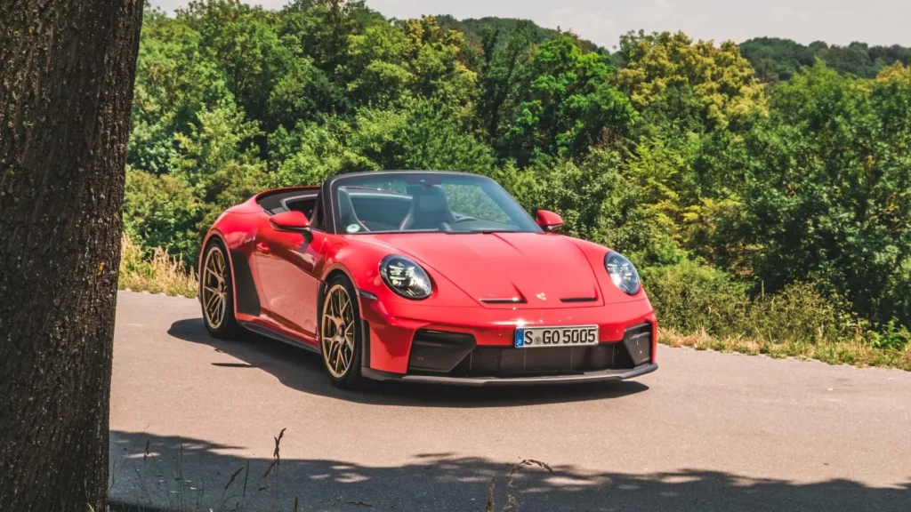 التصميم الخارجي لسيارة بورشه 911 GT3 2027 الجديدة من الأمام