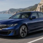 تصميم سيارة BMW i3 الكهربائية الجديدة باللون الأزرق المعدني