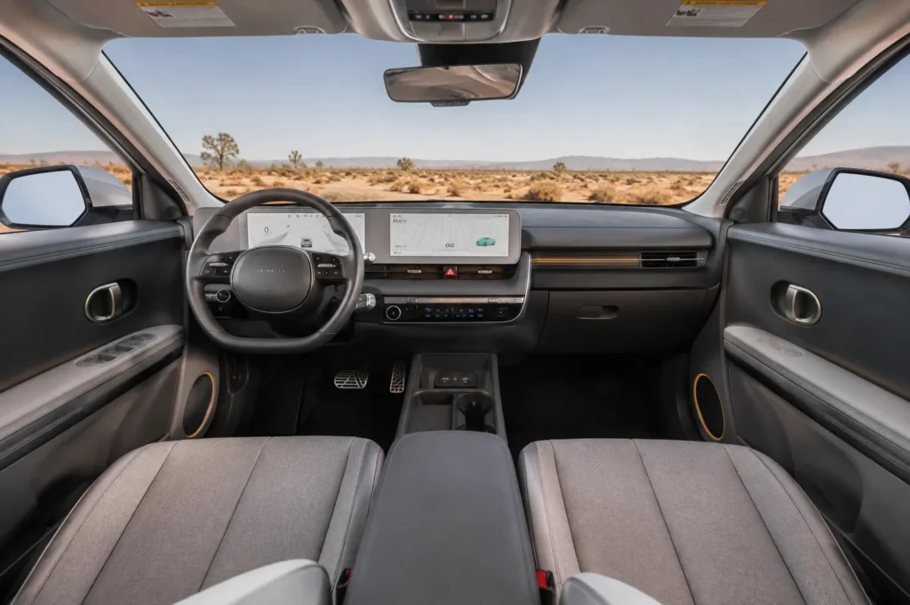 المقصورة الداخلية والشاشات الرقمية في Hyundai IONIQ 5