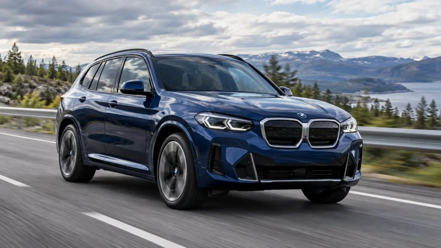 BMW iX3 الكهربائية على الطريق السريع في اختبار المدى واستهلاك الطاقة