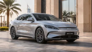 سيارة BYD Han الكهربائية بتصميم سيدان فاخر في الإمارات.